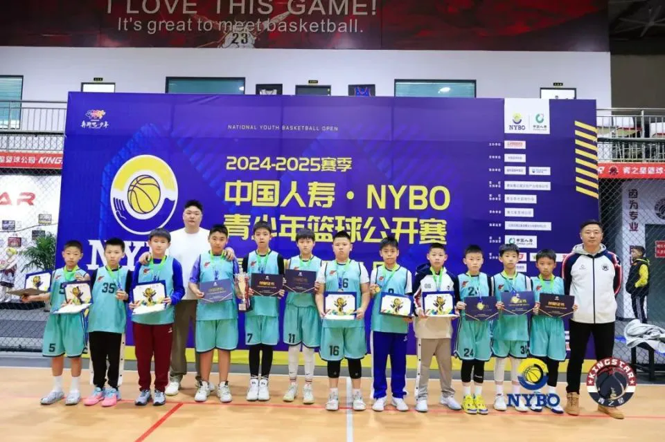 如何在篮球表演赛中观察和发展个人技能_0
